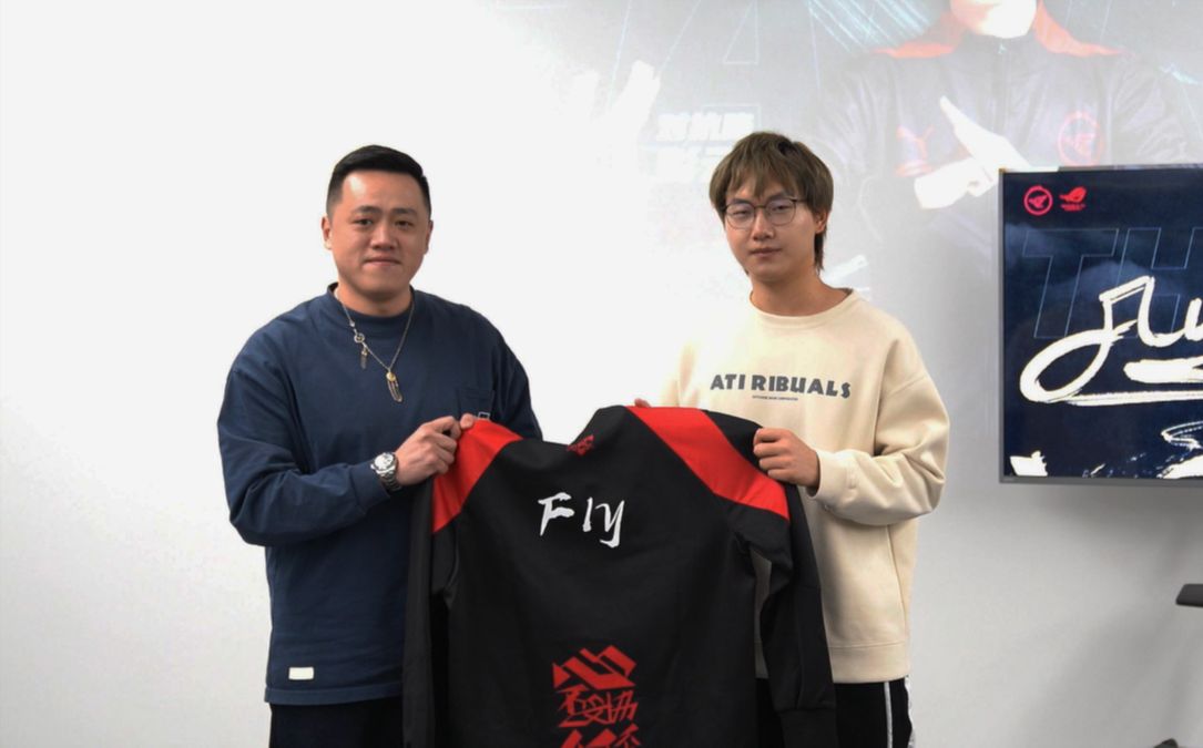 斯在中场位 斯在中场位